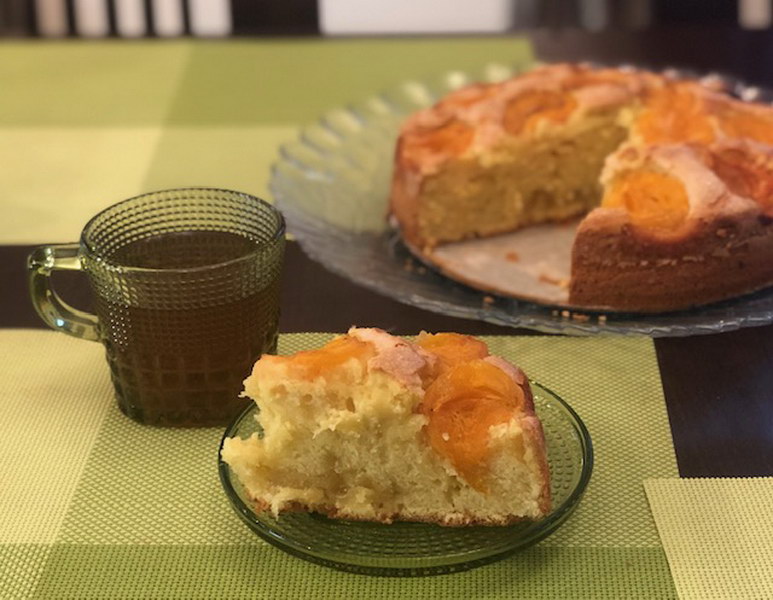Пирог с абрикосами 