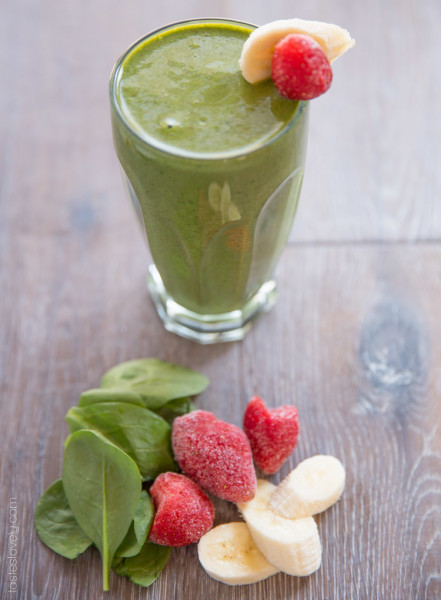 Strawberry-Banana-Green-Smoothie-2