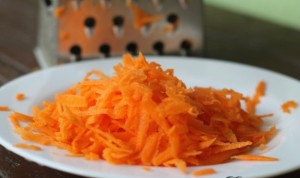 натереть морковь