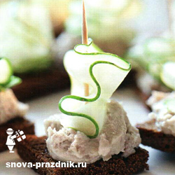 grey Канапе с селедкой. 12 идей для фуршета по русски!