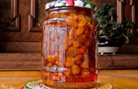 Виноград и грецкие орехи