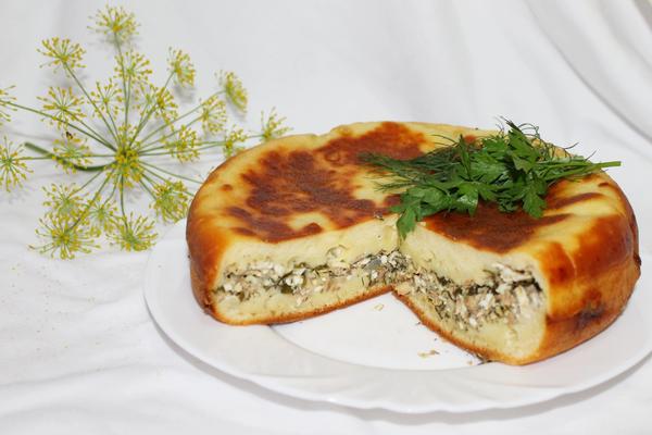рыбный пирог, приготовленный в мультиварке