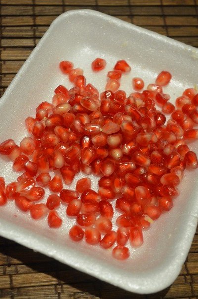 курица, фаршированная гранатом