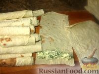Фото приготовления рецепта: Сигара бёрек из лаваша - шаг №3 Фото приготовления рецепта: Сигара бёрек из лаваша - шаг №3