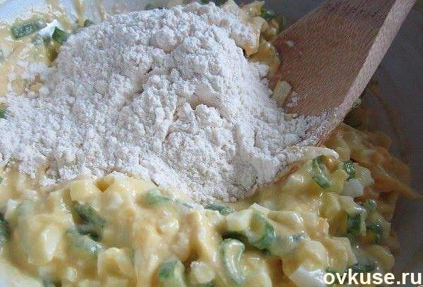 Самые ленивые пирожки с яйцом и зелёным луком за 10 минут