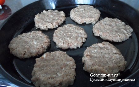 Котлеты в духовке под шубой Котлеты в духовке под шубой
