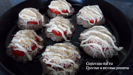 Котлеты в духовке под шубой Котлеты в духовке под шубой